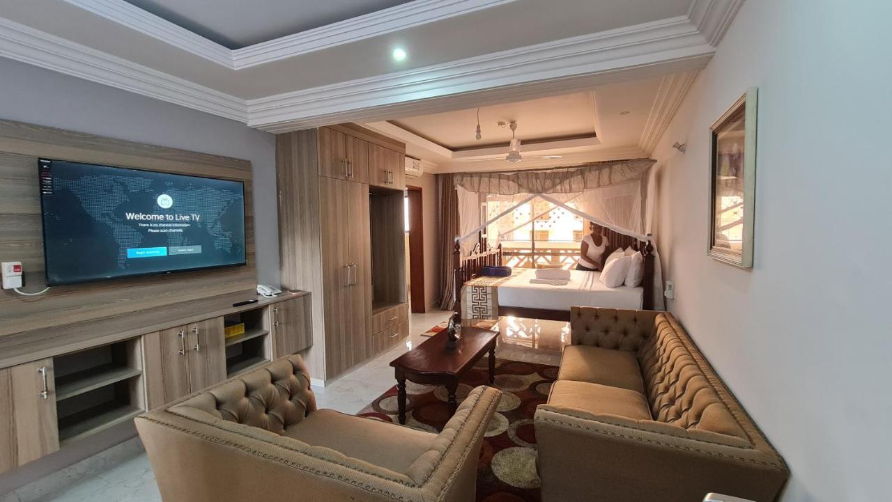 The Festival Fully Furnished Apartments Mombasa Esterno foto