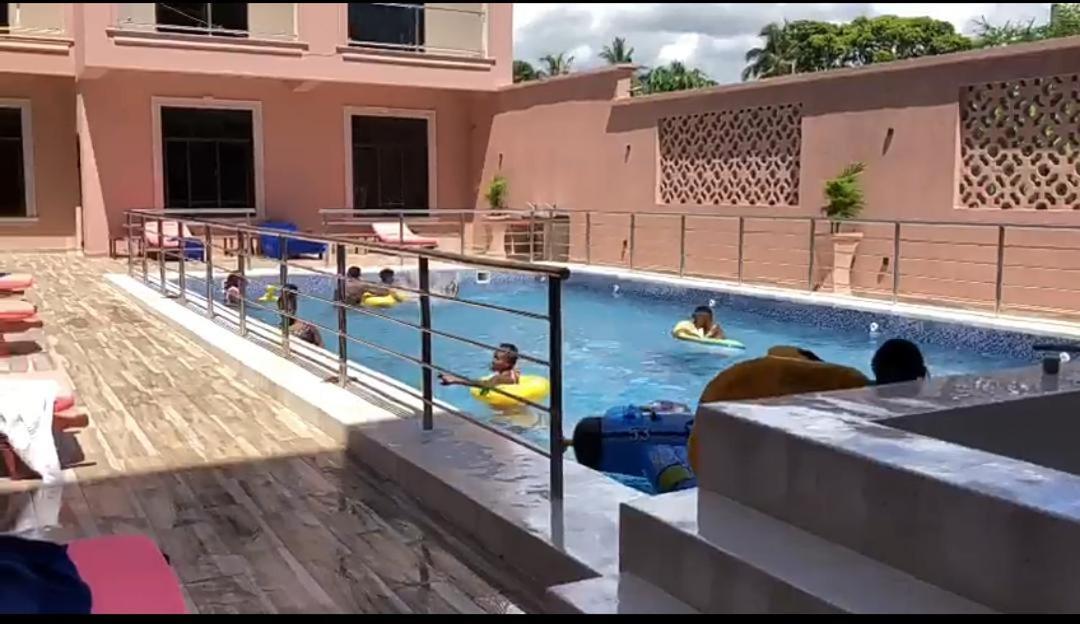 The Festival Fully Furnished Apartments Mombasa Esterno foto