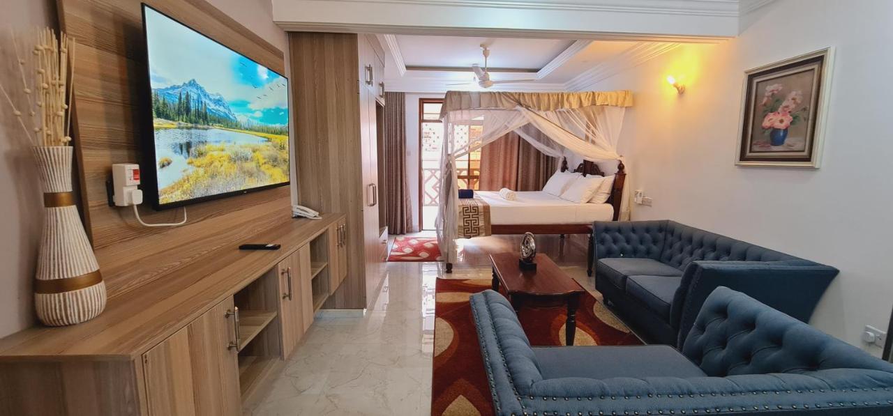 The Festival Fully Furnished Apartments Mombasa Esterno foto
