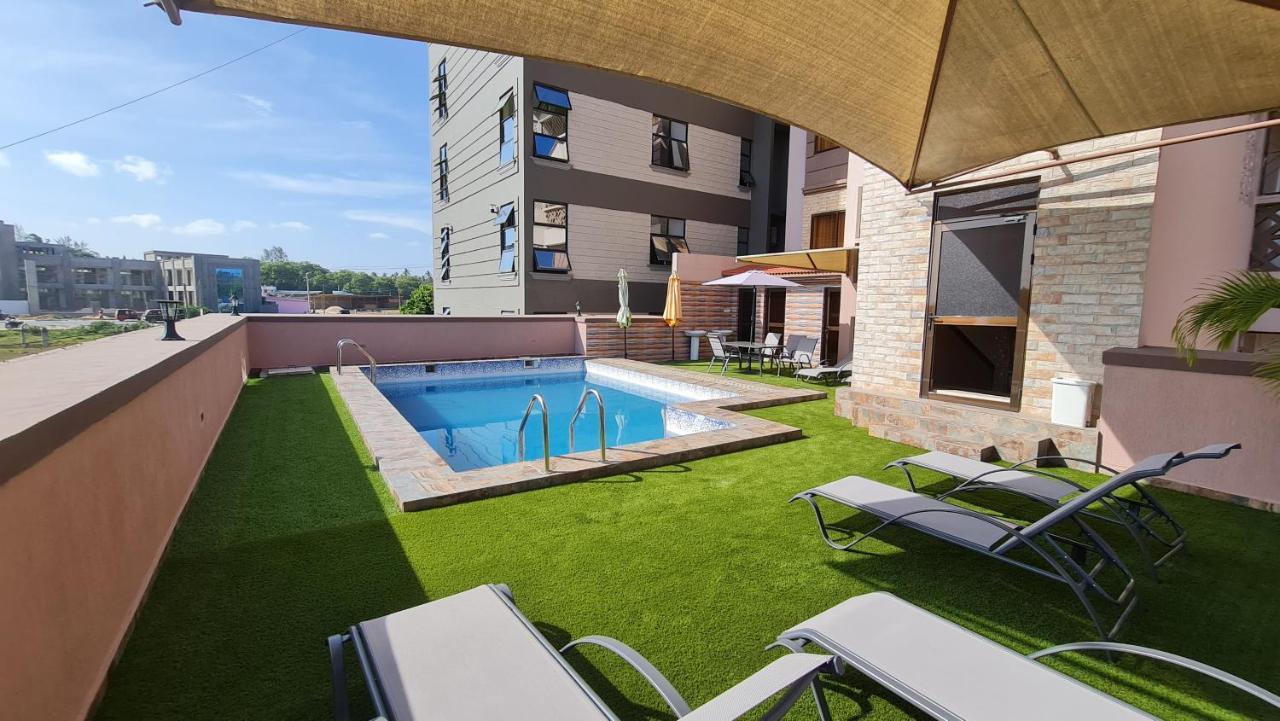 The Festival Fully Furnished Apartments Mombasa Esterno foto