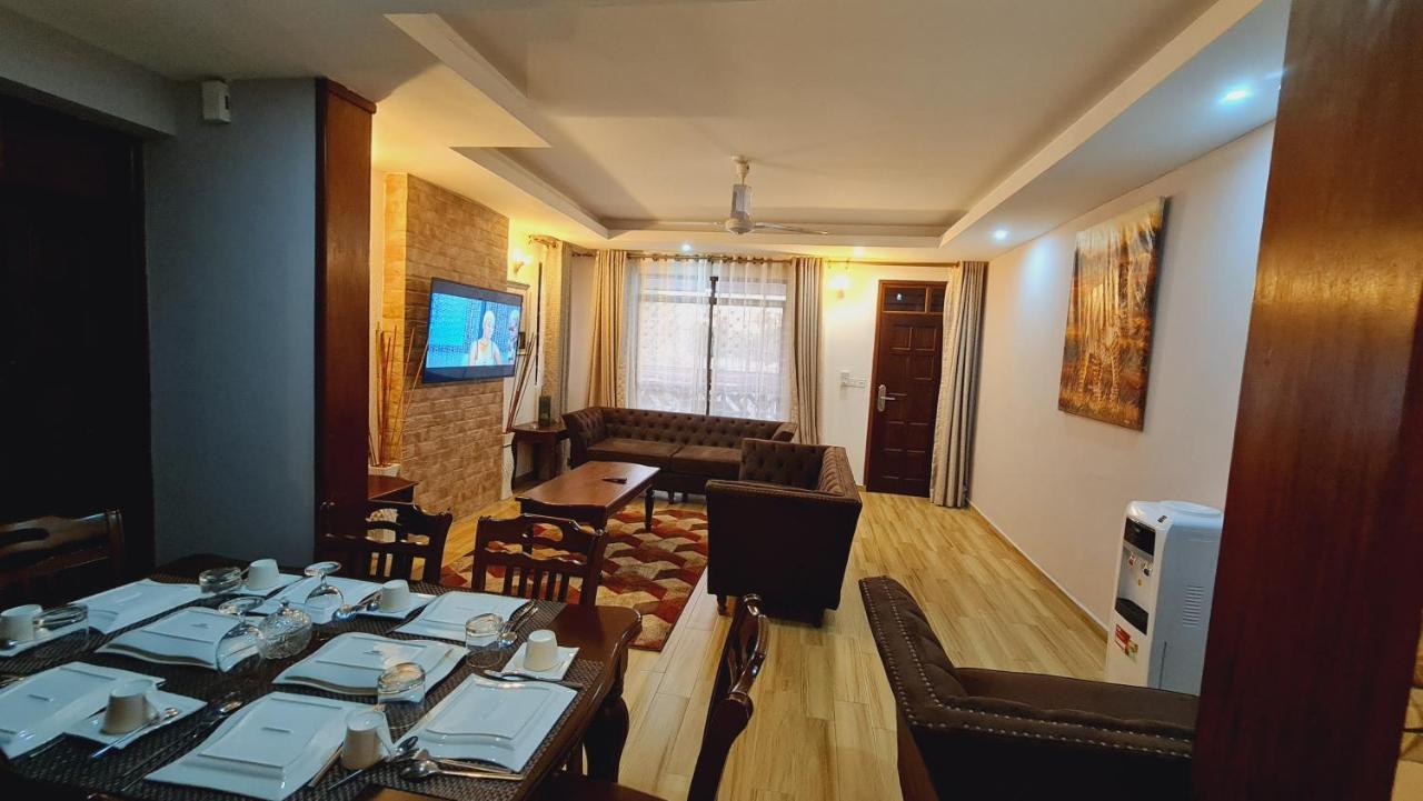 The Festival Fully Furnished Apartments Mombasa Esterno foto