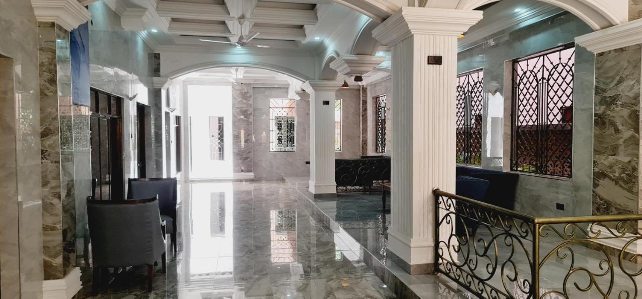 The Festival Fully Furnished Apartments Mombasa Esterno foto