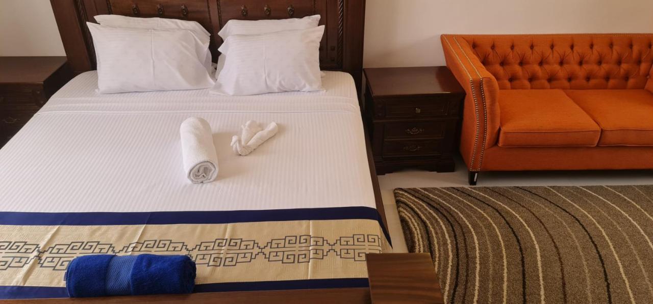 The Festival Fully Furnished Apartments Mombasa Esterno foto