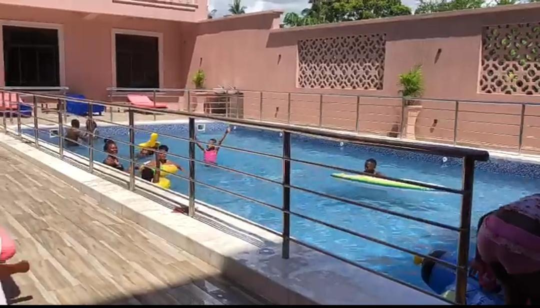 The Festival Fully Furnished Apartments Mombasa Esterno foto