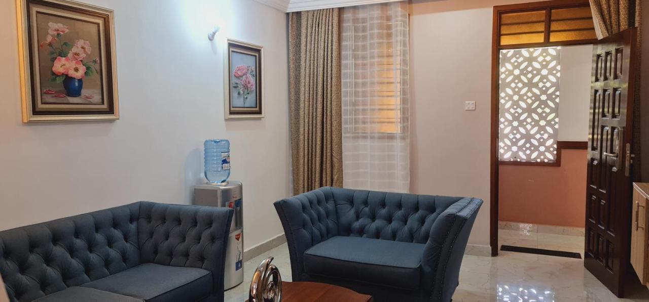 The Festival Fully Furnished Apartments Mombasa Esterno foto